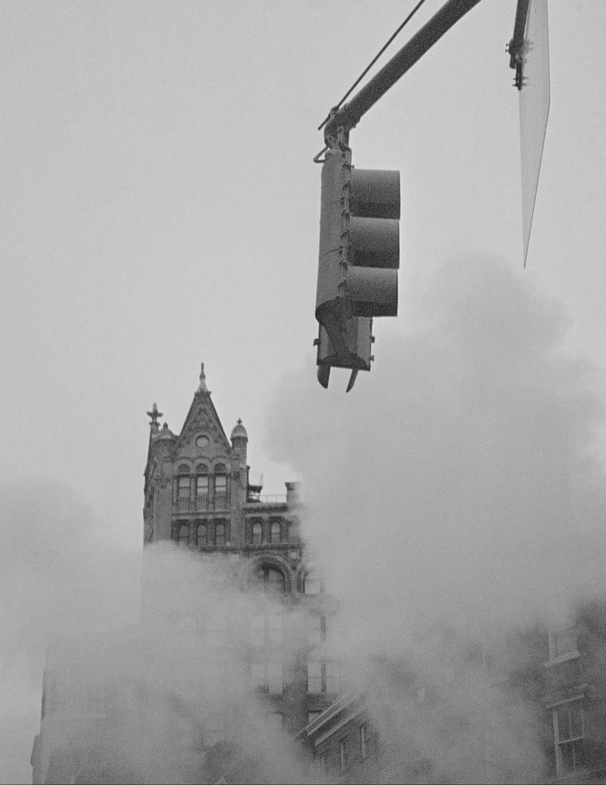 &lsquo;moody New York is where I wish to be&rsquo; - @thelocalnomads_ 
-
🏷️Keep tagging #herexposure
-
#womenwhoshootfilm#graingurls#35mmfilm#120film#shootfilmaustralia#aussieanalog#filmisalive#filmwave#analogpeople#filmgirls#womeninfilmphotography#