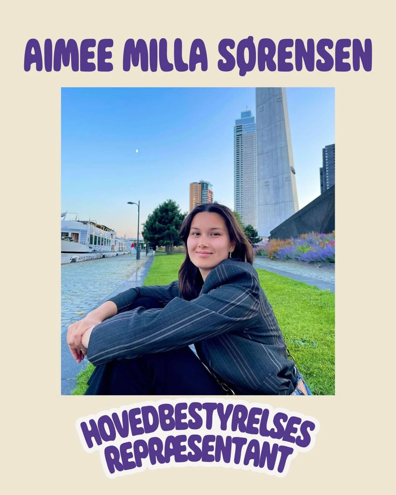Vi er ikke f&aelig;rdige med introduktionerne endnu! 😍
M&oslash;d: @aimeemillasorensen 💜
Bestyrelsespost: Hovedbestyrelsesrepr&aelig;sentant 
Studie: kandidaten i statskundskab 🤓
Hjemby: Nuuk 🫶🏼
Fun fact: har en underlig obsession med at spille 