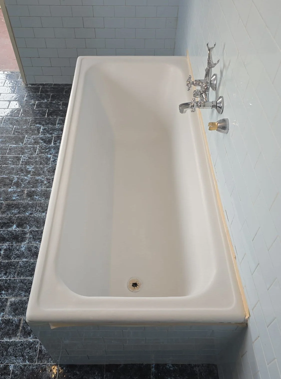 SPATIAL INTERVENTION
NINA BRIC
@theninabric 
https://ninabric.weebly.com

NiNABRi&copy; was born 5th of January 1984 in &Scaron;empeter pri Gorici, Slovenia. She graduated in 2012 from Art education at Faculty of education in Ljubljana. She works in 