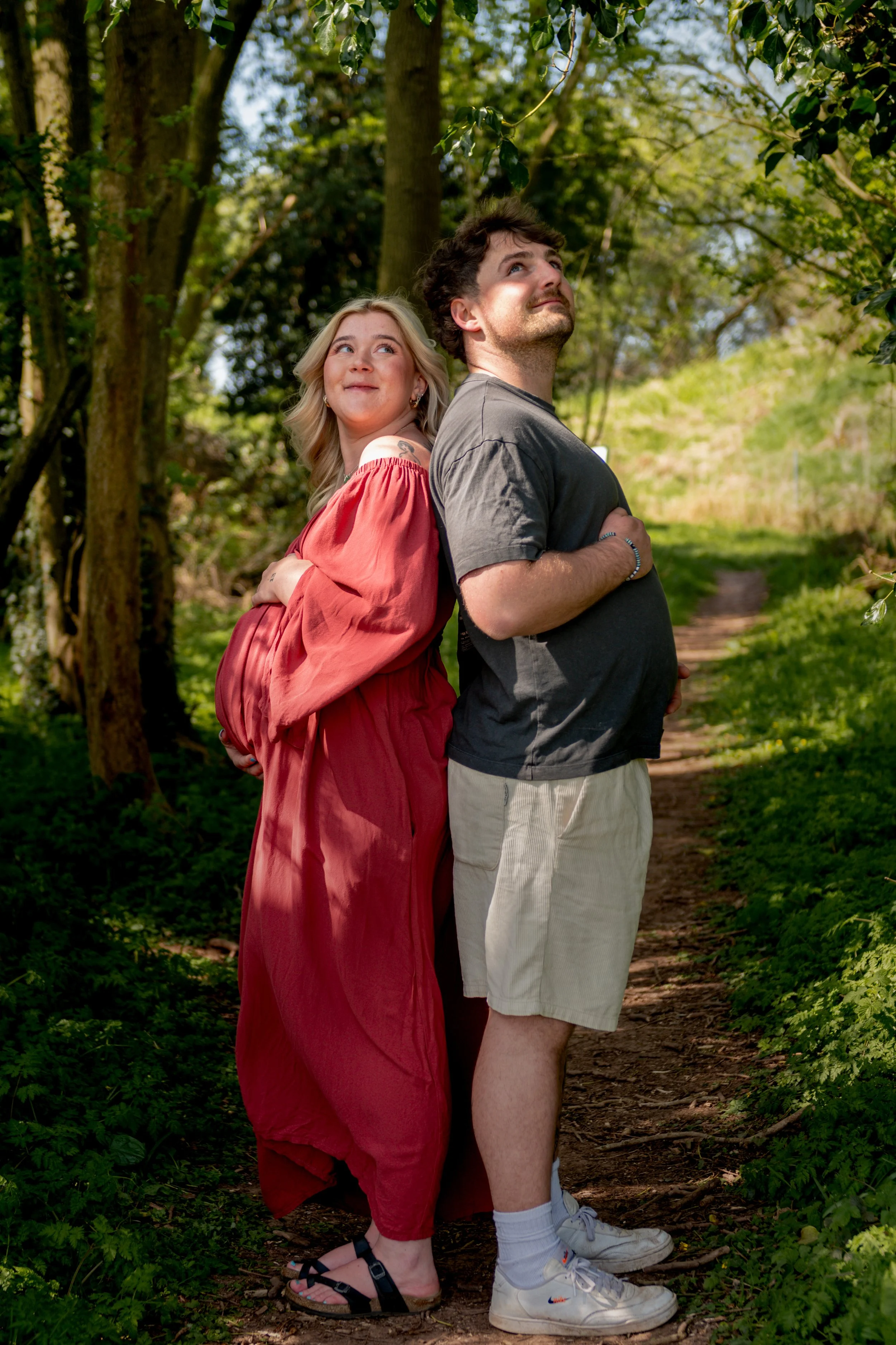 woodland maternity shoot, laid back and fun