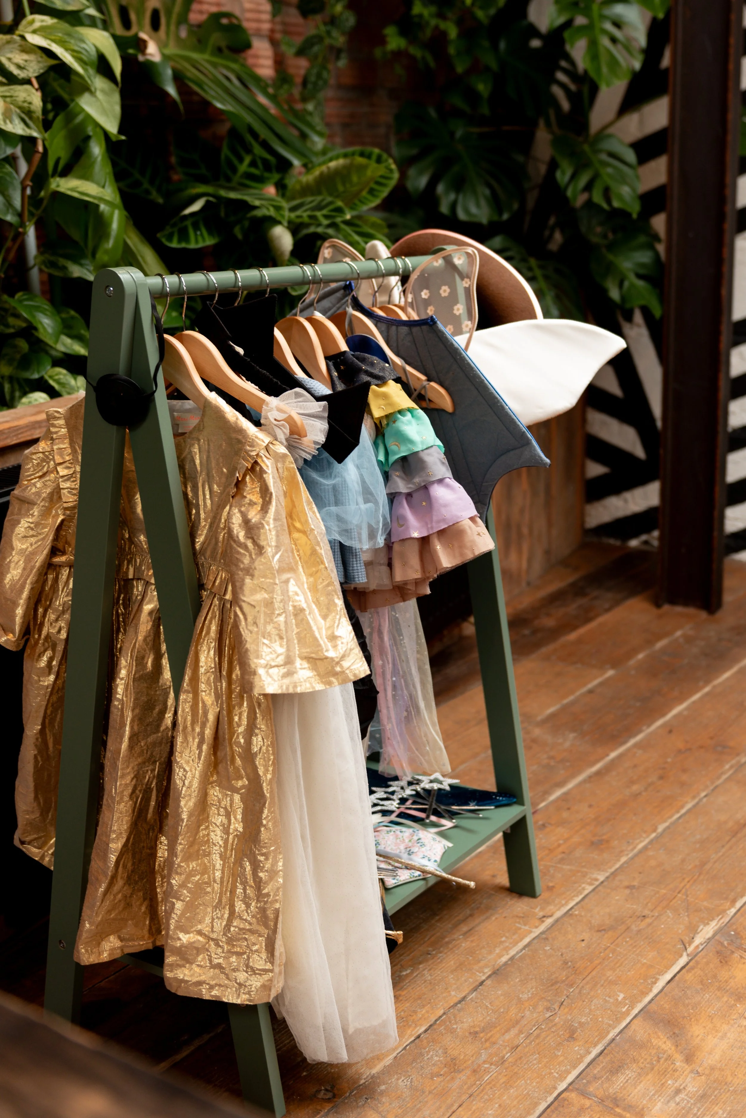 fun details at wedding party at shack revolution, hereford wedding venue