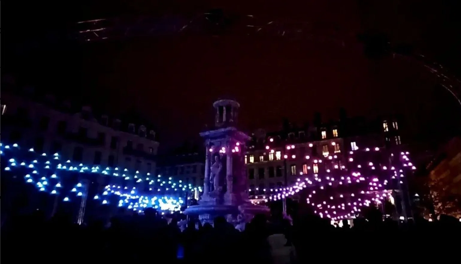 Murmuration - Place des Jacobins