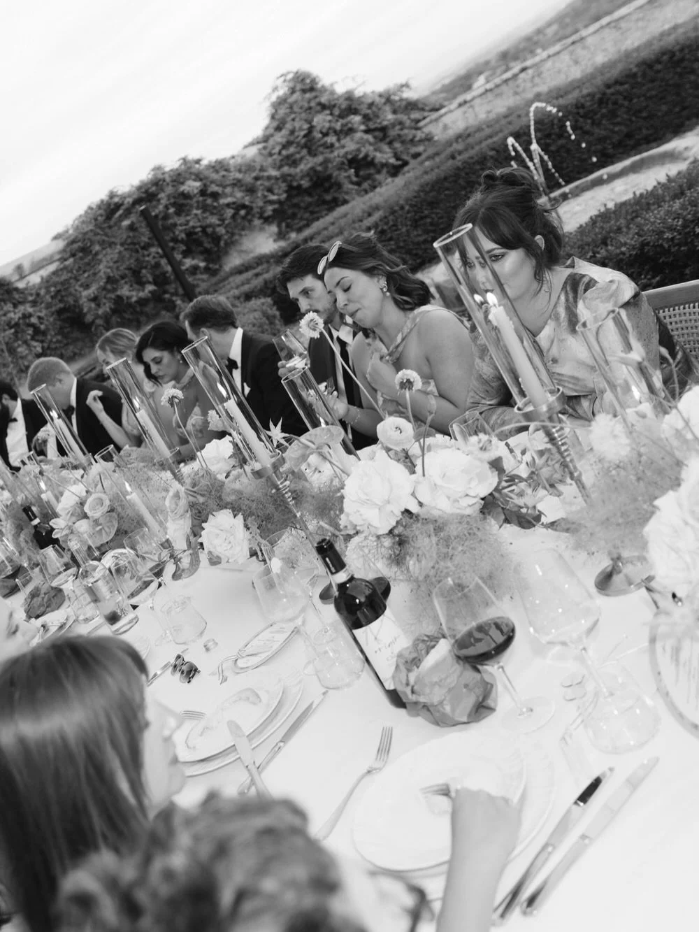 @palagina_ruraledinatura tuscany wedding not a story frozen, but one still breathing.
These aren&rsquo;t photos to archive the day.
They&rsquo;re part of it. A continuation of how it felt to be inside it.
The mood.
The palette.
The way light moved ac