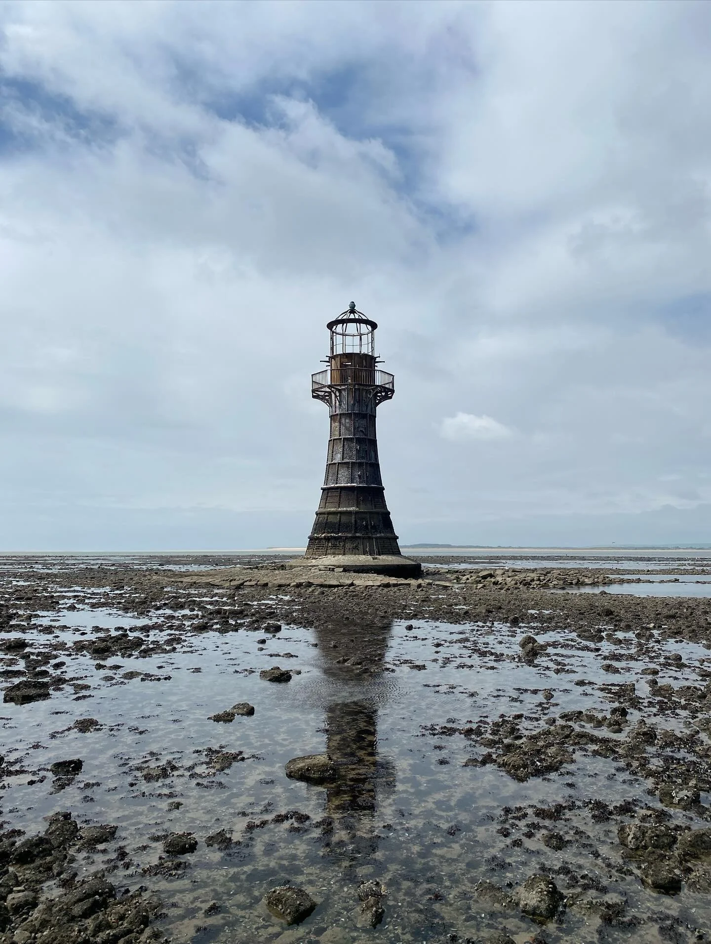 Love a Lighthouse #Wales #lighthousesofinstagram @lighthouses_around_the_world @amazingshots_lighthouse