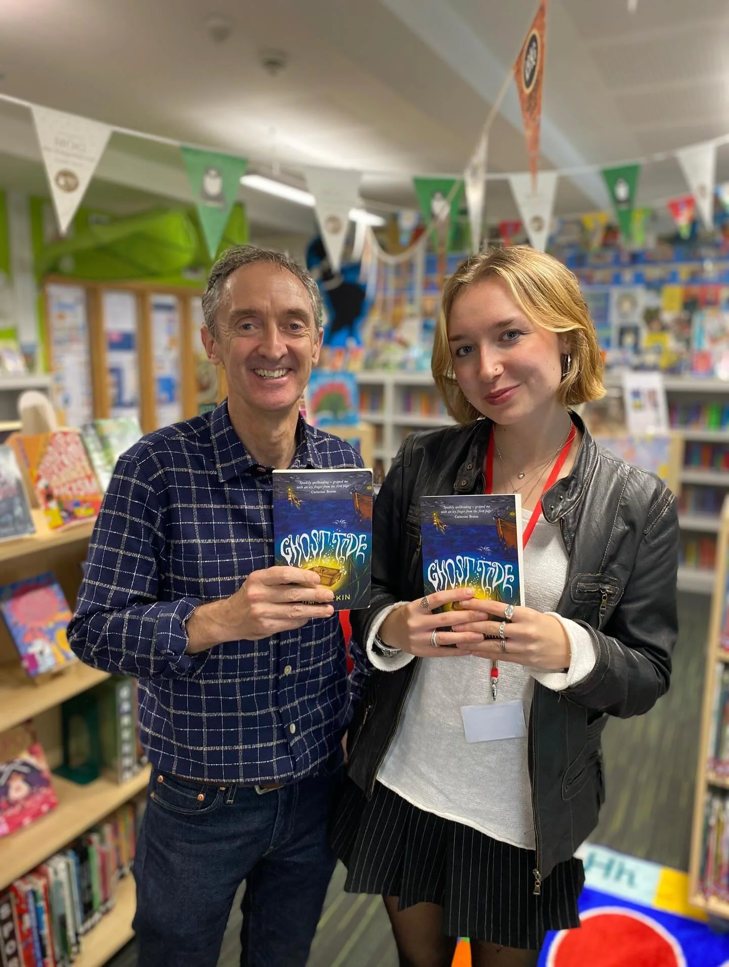 Brilliant visit to @rppslondon with Ghost Tide illustrator (and former pupil) @marthavine - so many fantastic audience questions &amp; and such a warm welcome 😀 Thanks to @primarylibrarian for the impeccable organisation and for championing the book