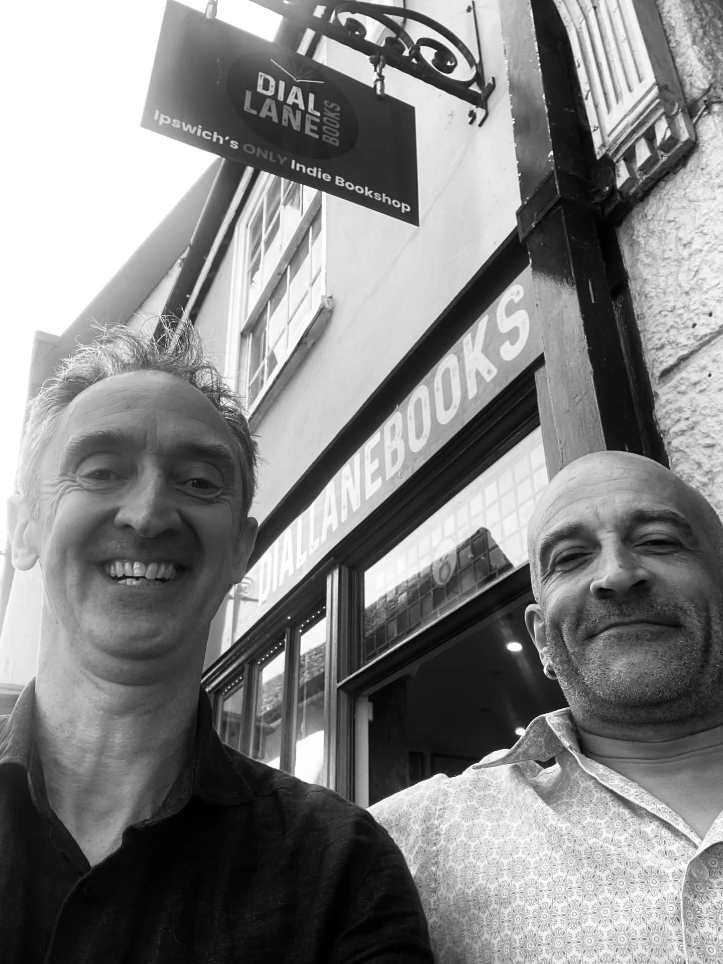 Thanks to all the team @dial_lane_books KIDS BOOK GROUP #ipswich for a lively afternoon discussing Ghost Tide - what a great gang! Happy reading 😀#readingforpleasure #eaba