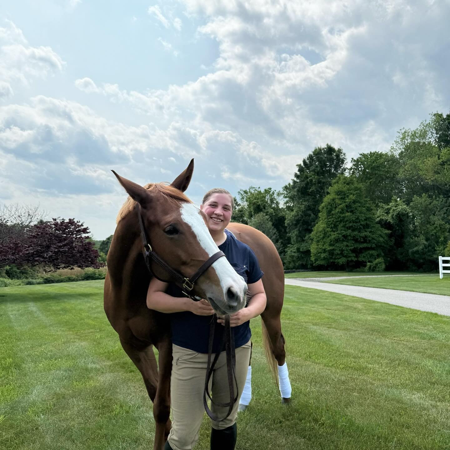 Meet Sarah! She fell head over heels for Stella&rsquo;s sweet  and radiant personality, and now she&rsquo;s officially leasing this gorgeous mare. We&rsquo;re so excited to watch their bond grow this summer! 🦄✨

@sarahkarpinski
