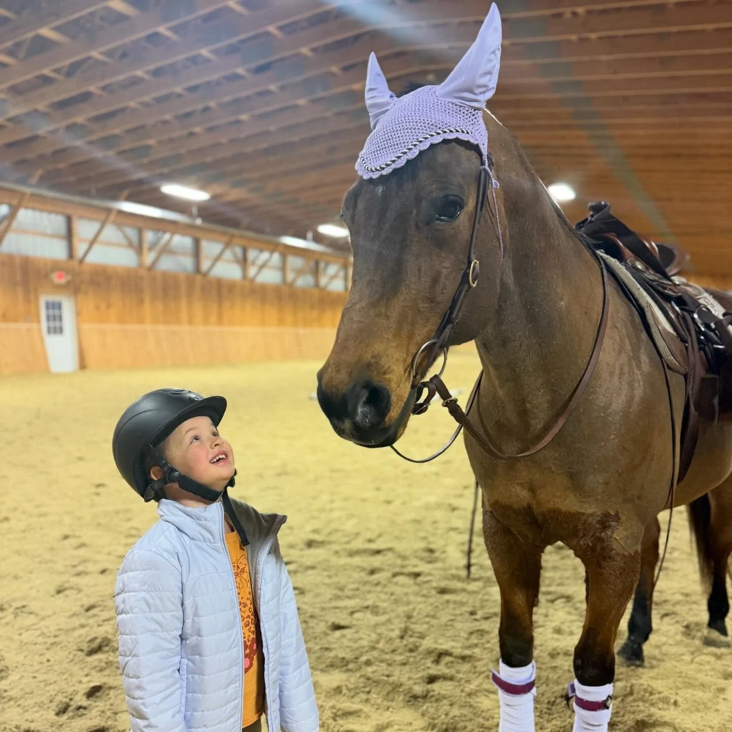 Kristoff&rsquo;s first time in purple 💜 debuting his bonnet like a total gentleman&mdash;with his proud little fan right by his side. ✨