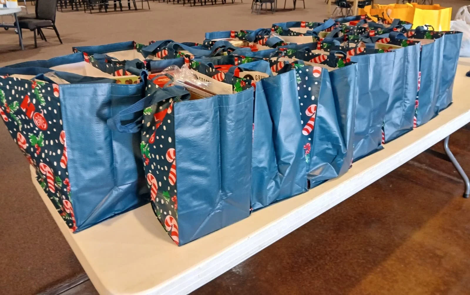 Serving our community through  100 Blessing during Thankgiving. 