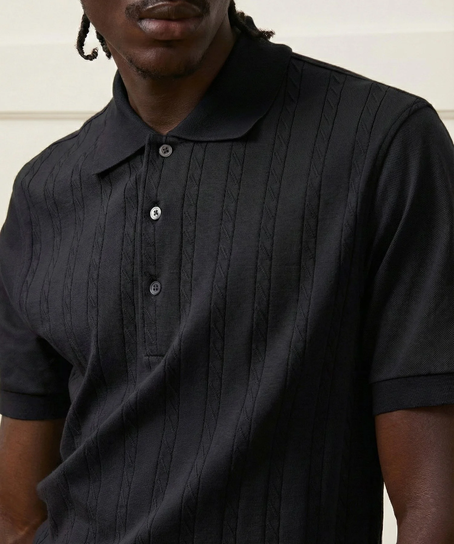 MAR26_KN6102043_BLACK_D1_R.jpg