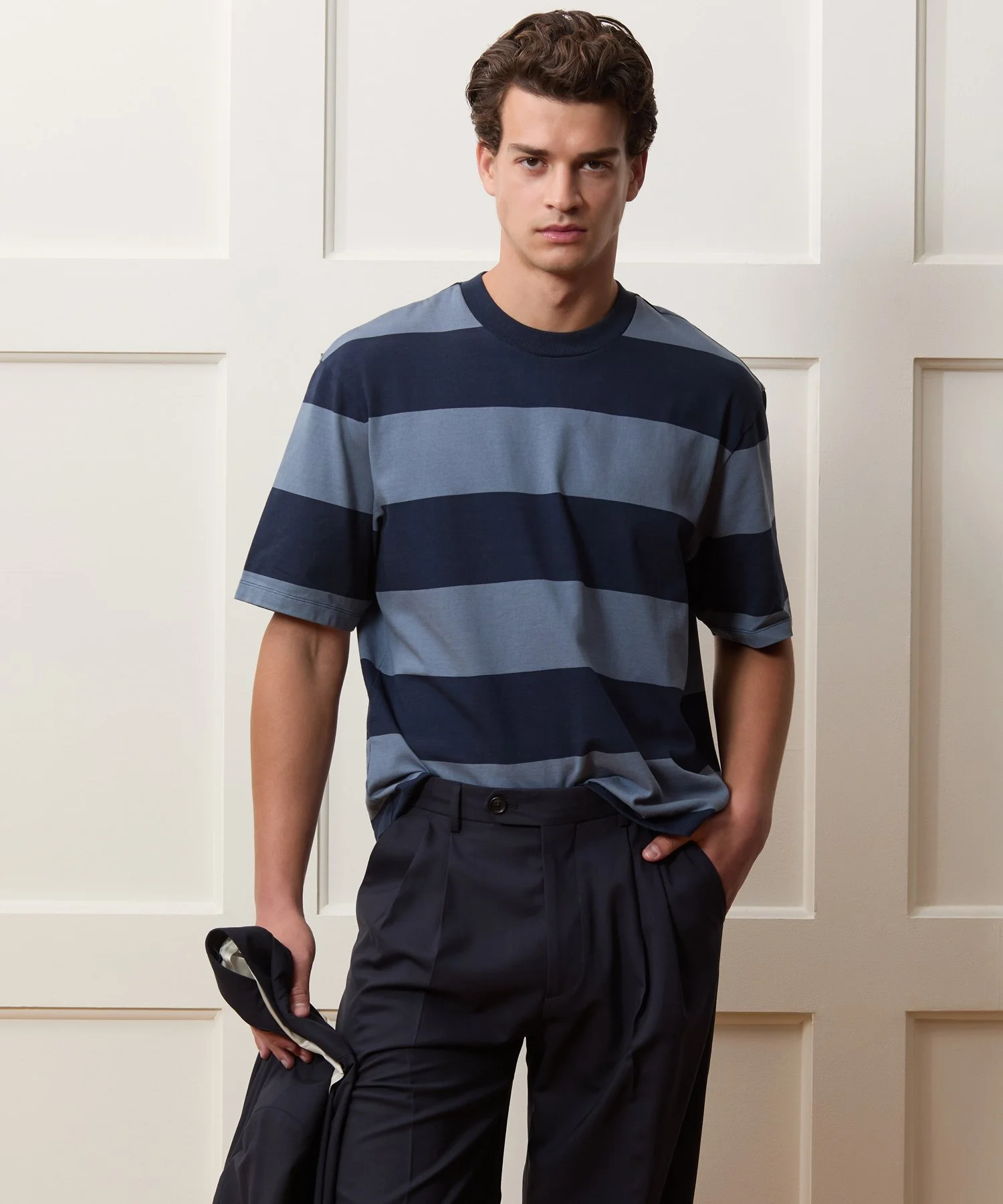 MAR26_KN7600685_STRIPED_BLUE_038_M3_R.jpg