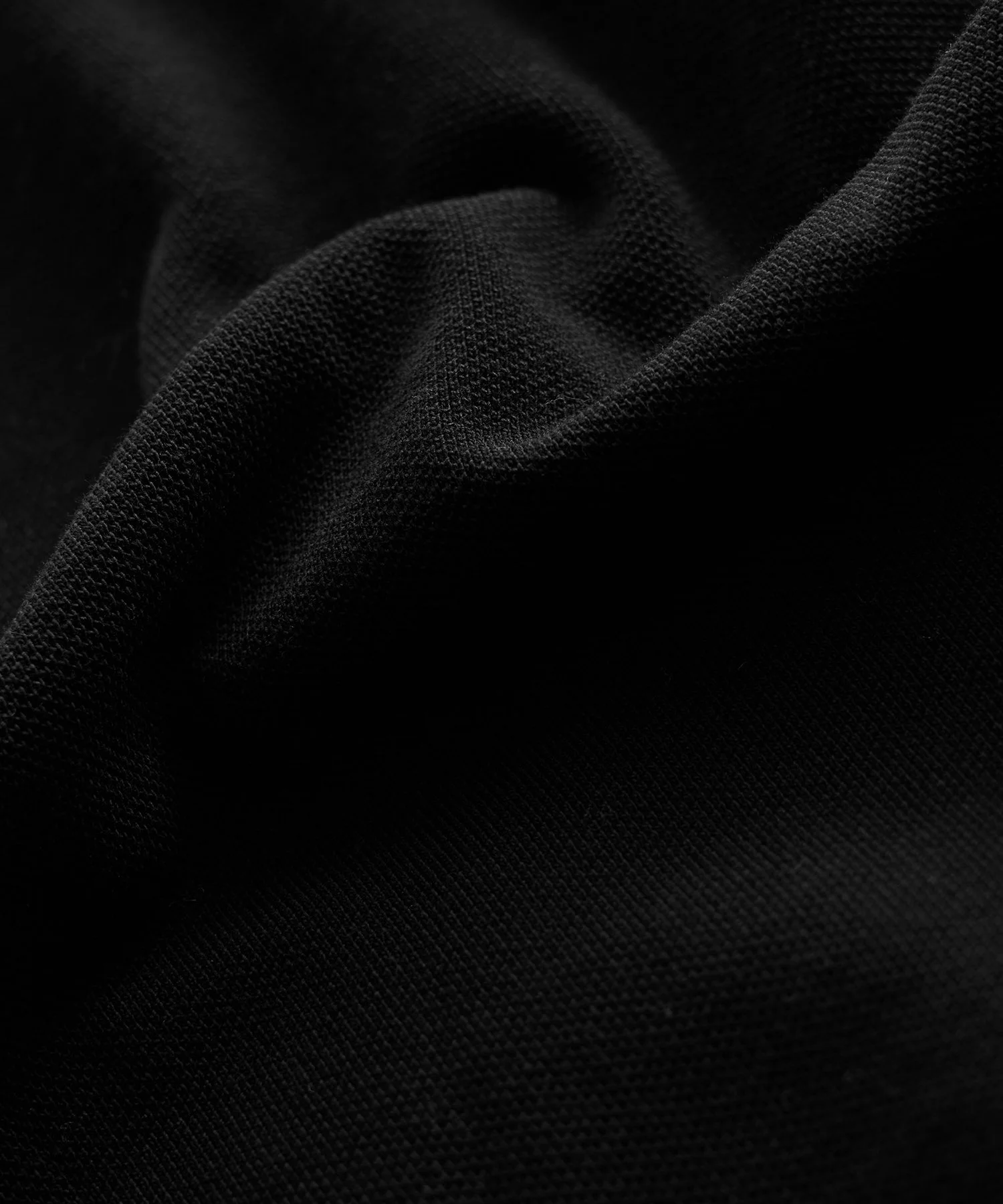 FEB26_KN6940643_BLACK_D4_R.jpg