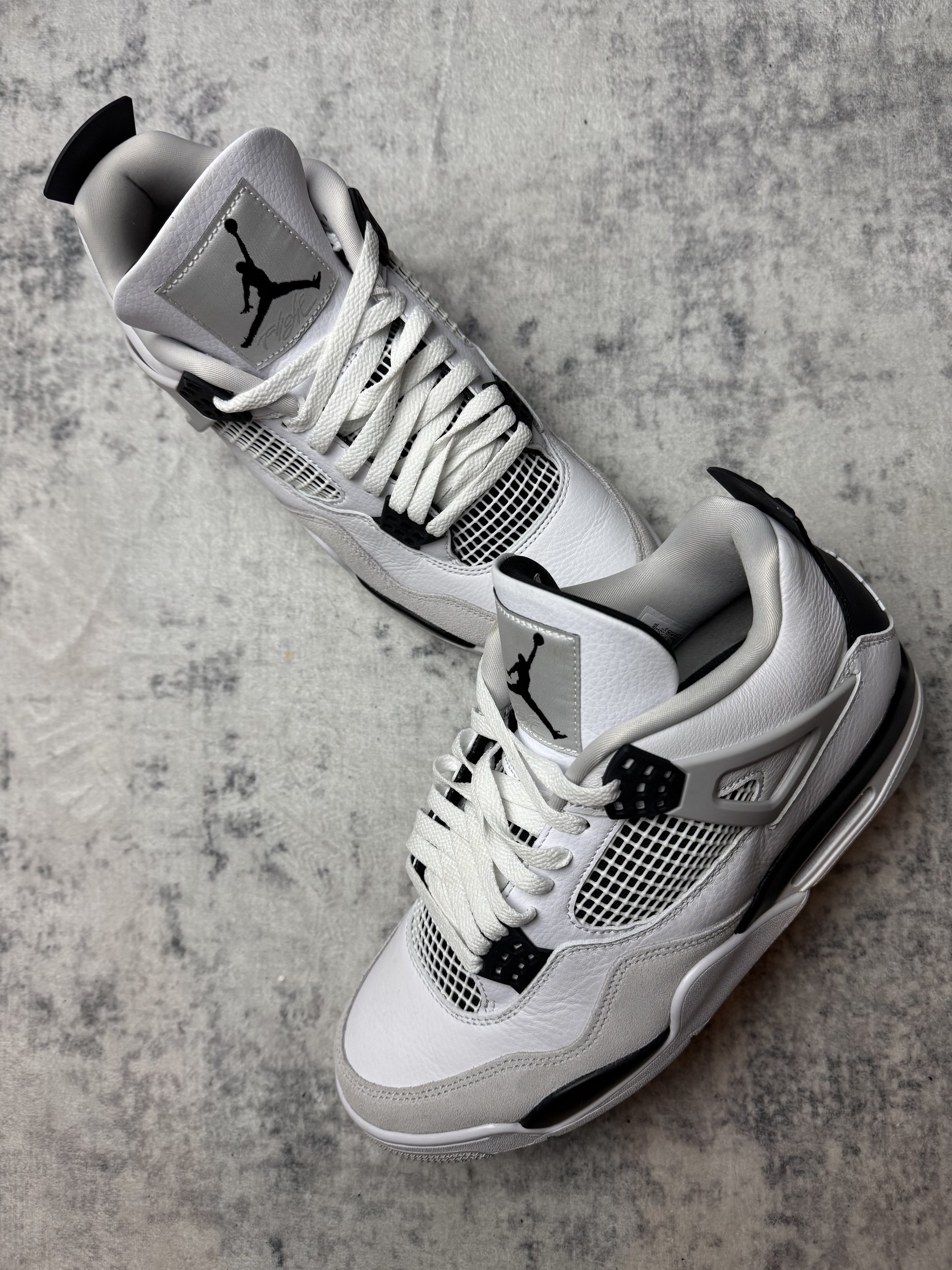 Air Jordan 4 ‘military black’