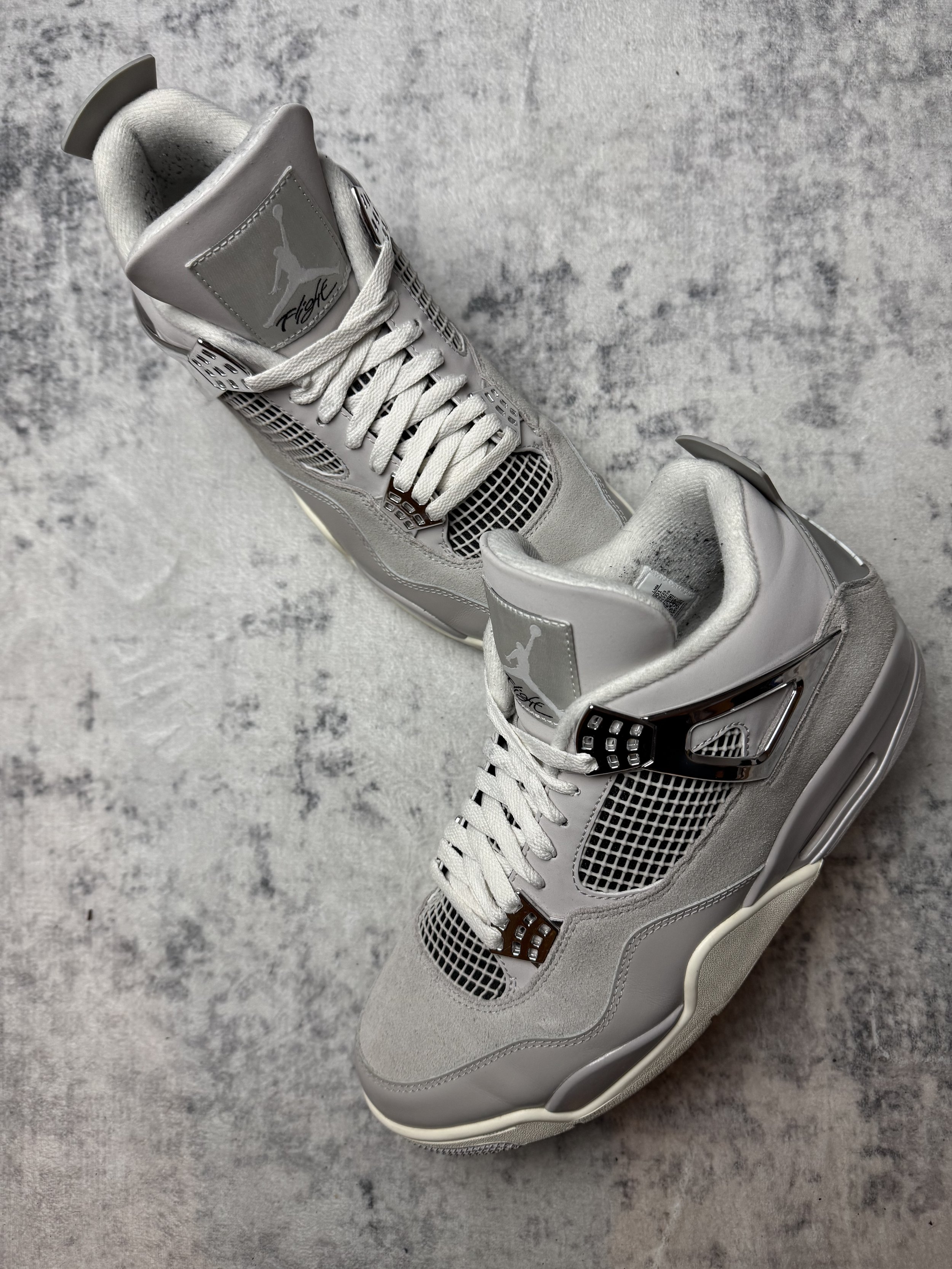 Air Jordan 4 ‘frozen moments’