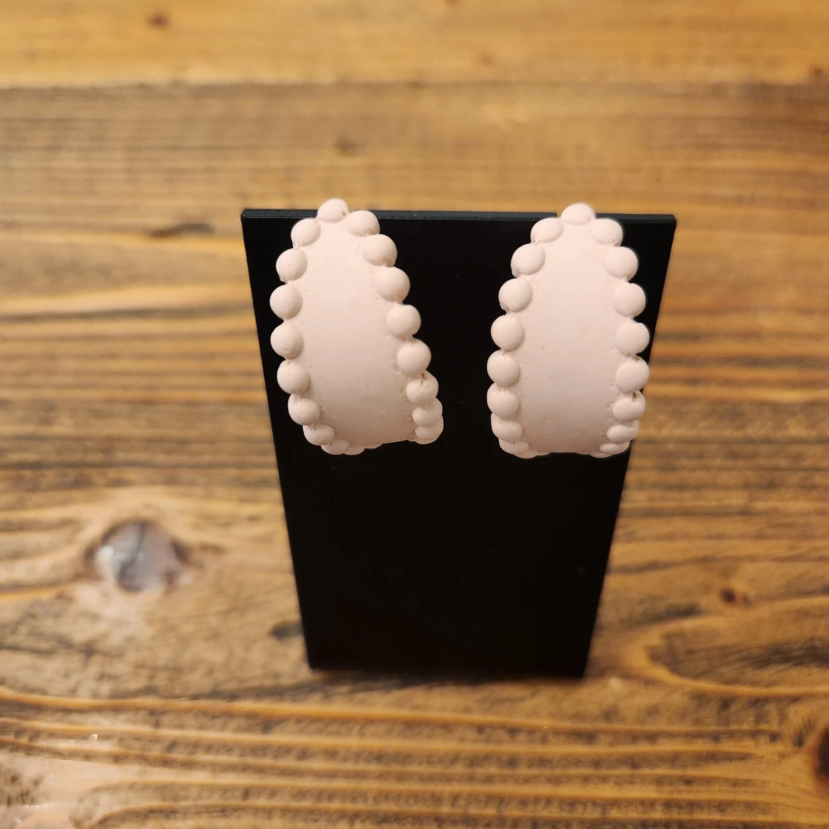 F7220 - OVAL PEACH HUGGIE HOOP EARRINGS.jpg