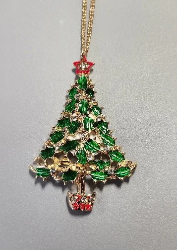 7698 - CHRISTMAS TREE NECKLACE WITH GREEN STONES.jpg
