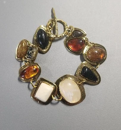 VINTAGE GOLD TONE BRACELET WITH COLORED STONES