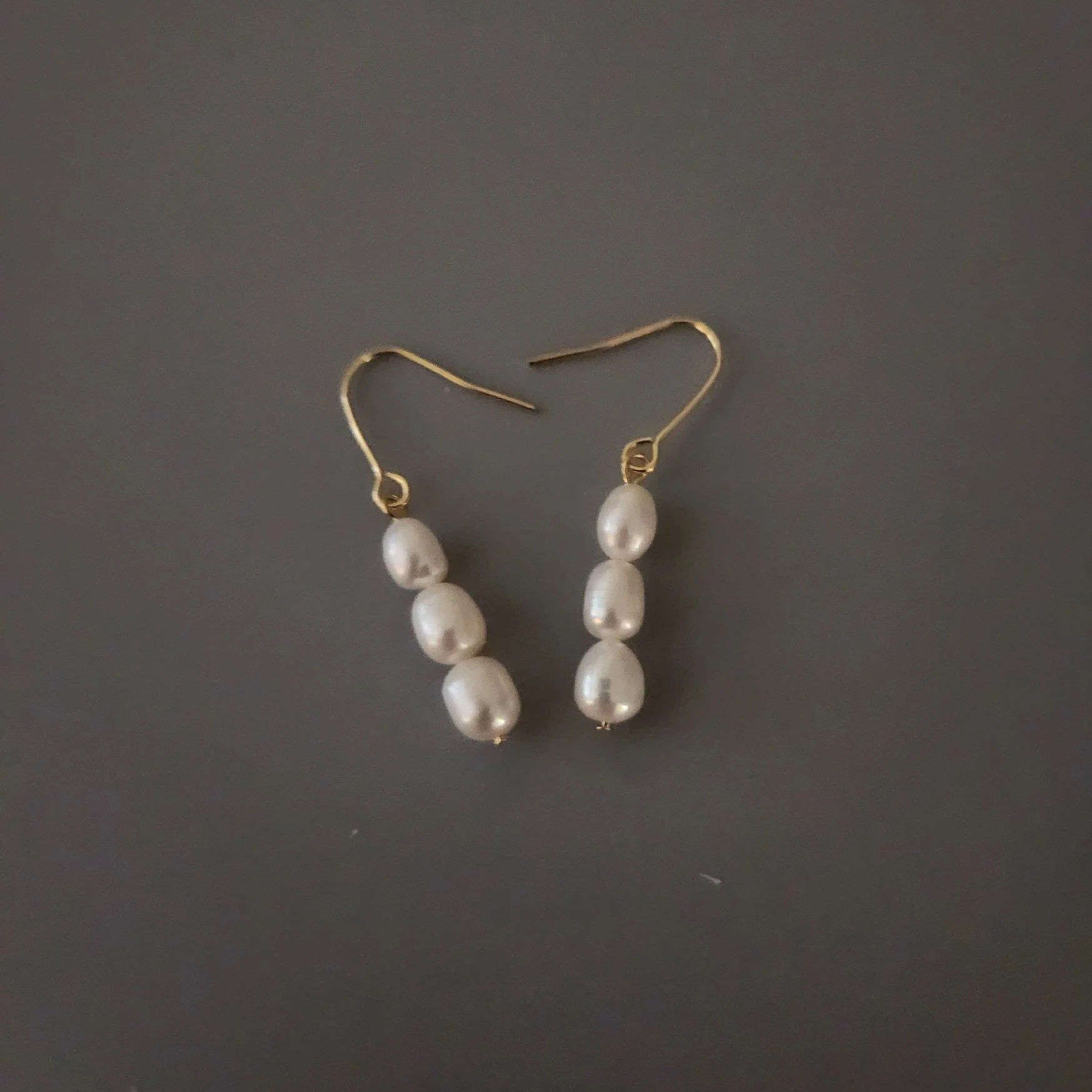 Z7367 - FRESH WATER PEARL DANGLE EARRINGS.jpg
