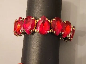 5120 - BRACELET WITH RED TEARDROP STONES.jpg