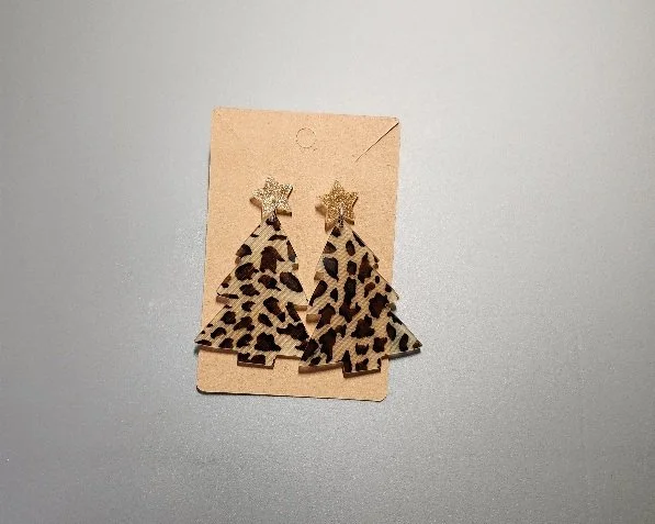 7810 - LEOPARD CHRISTMAS TREE DANGLE EARRINGS.jpg