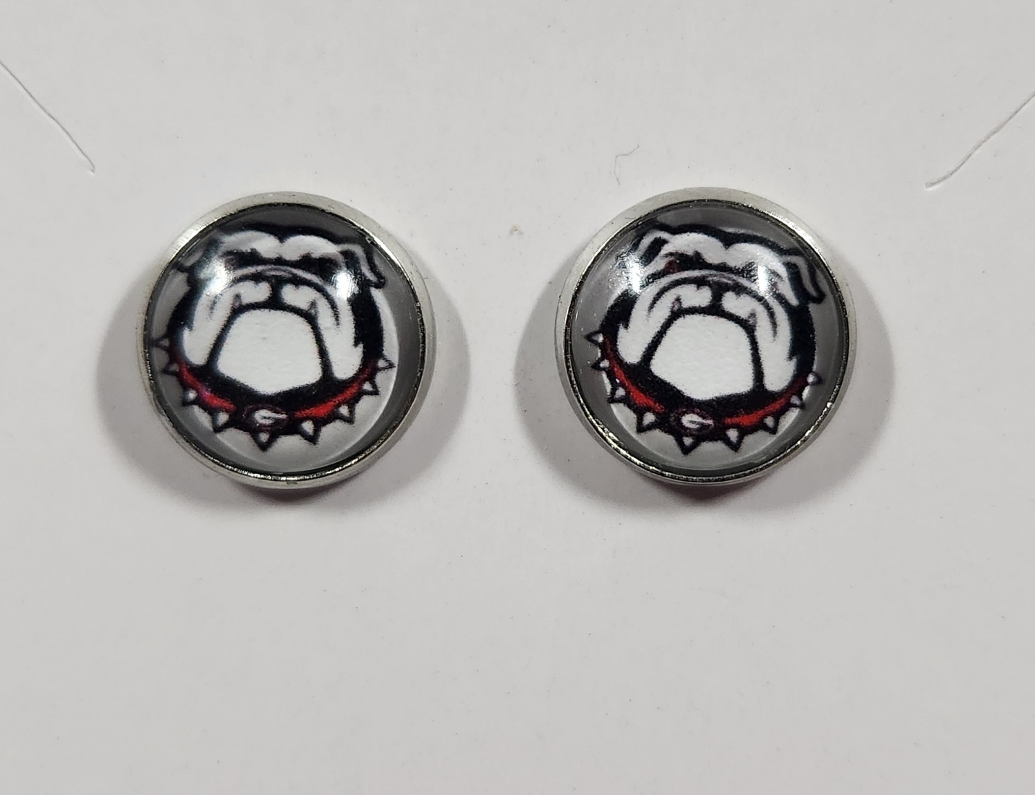 M6000- Bulldogs 12mm Glass Stud Earrings.png