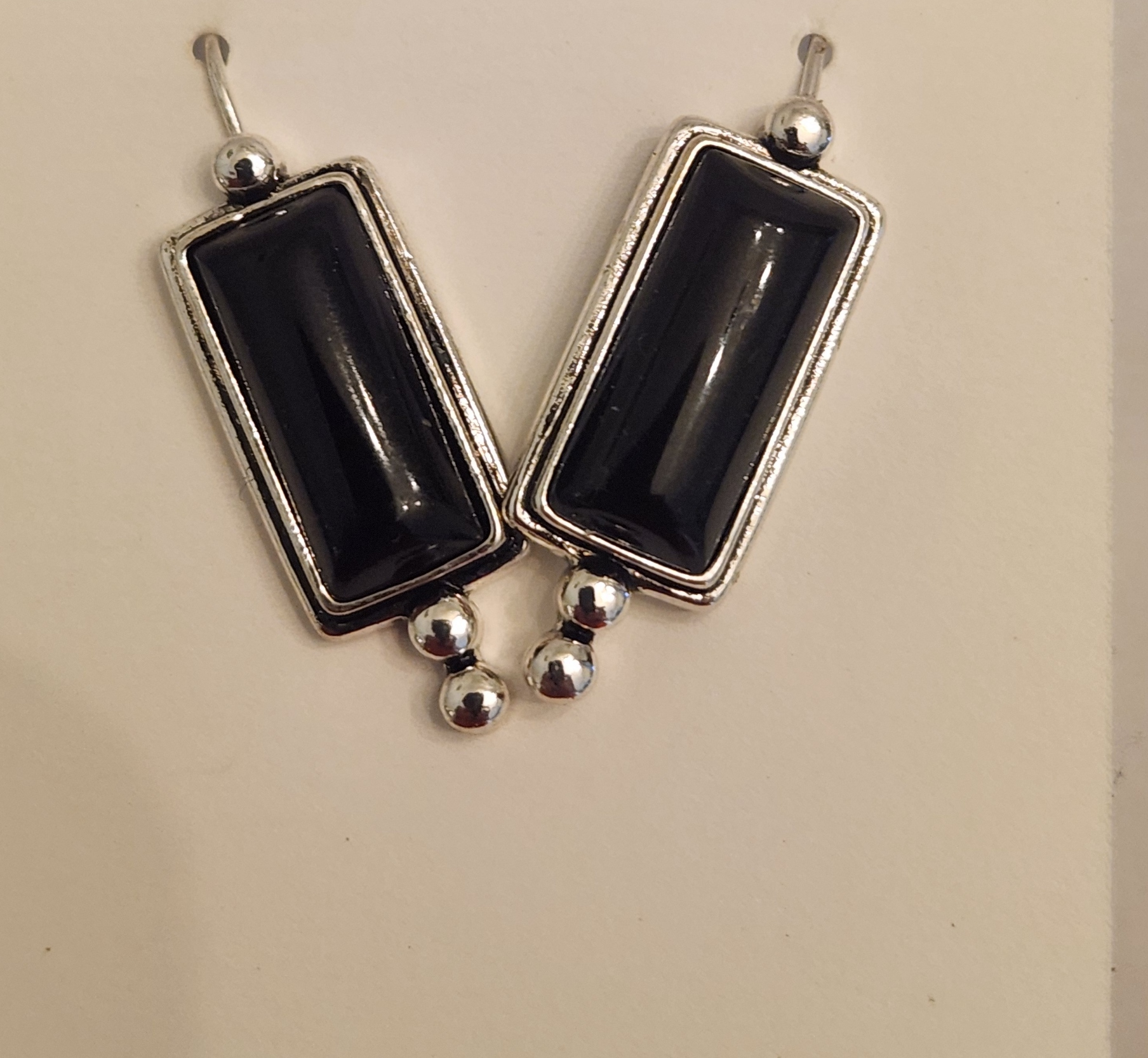 Z6038 - BLACK SAPPHIRE DANGLE EARRINGS.png