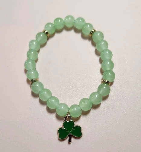 ST. PATRICK BEADED BRACELET WITH FOUR LEAF CLOVER - DESIGN MAY VARY
