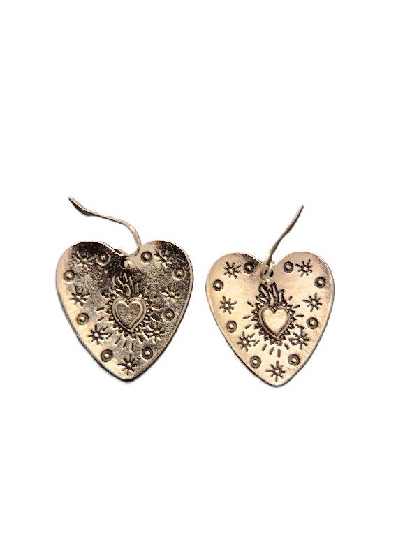 Z8145 - SILVER HEART EARRINGS.png