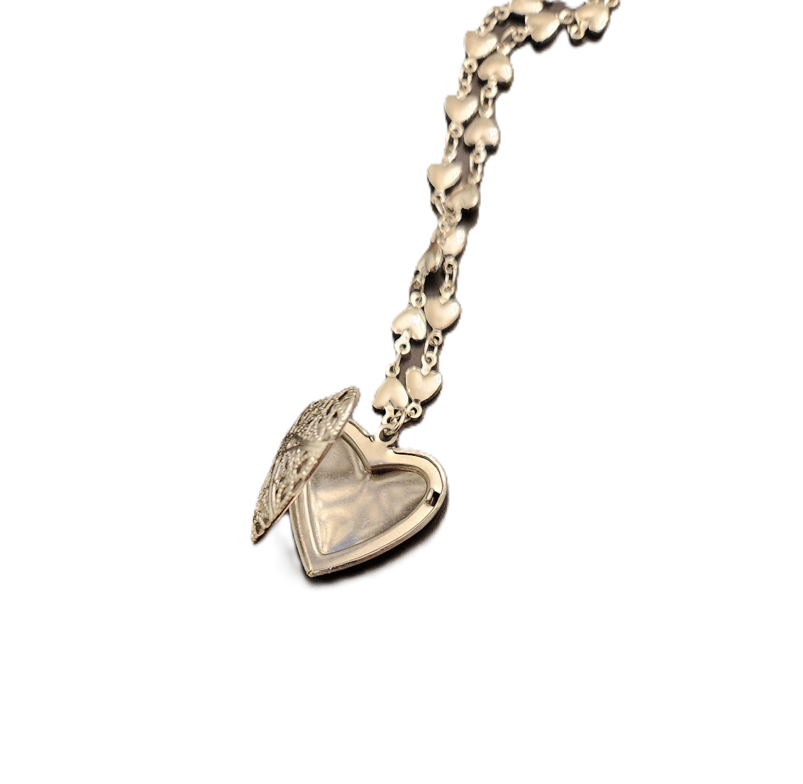 Z6018 - SILVER HEART LOCKET.png