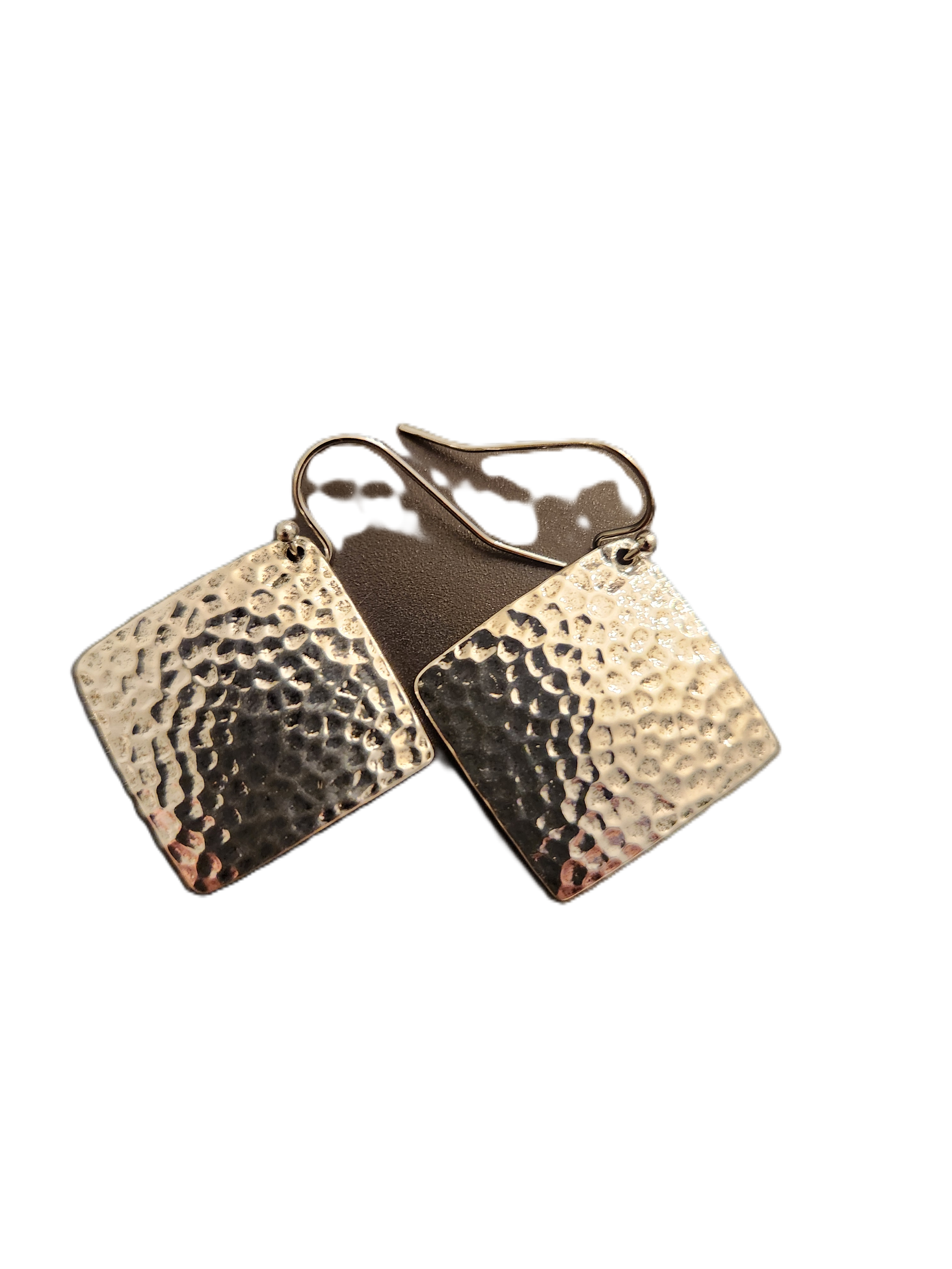 Z9128 - HAMMERED SILVER SQUARE EARRINGS.png