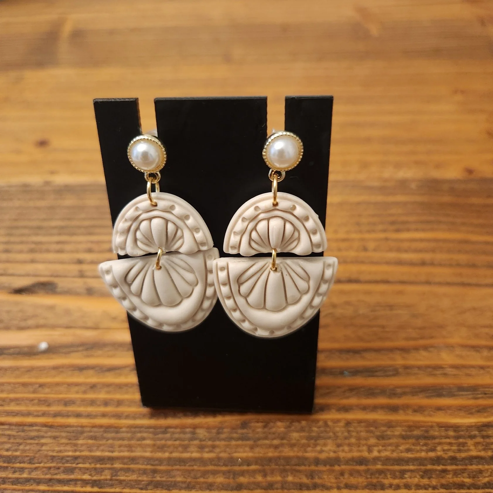 F5386 - Shell Dangles with Pearl Post.jpg