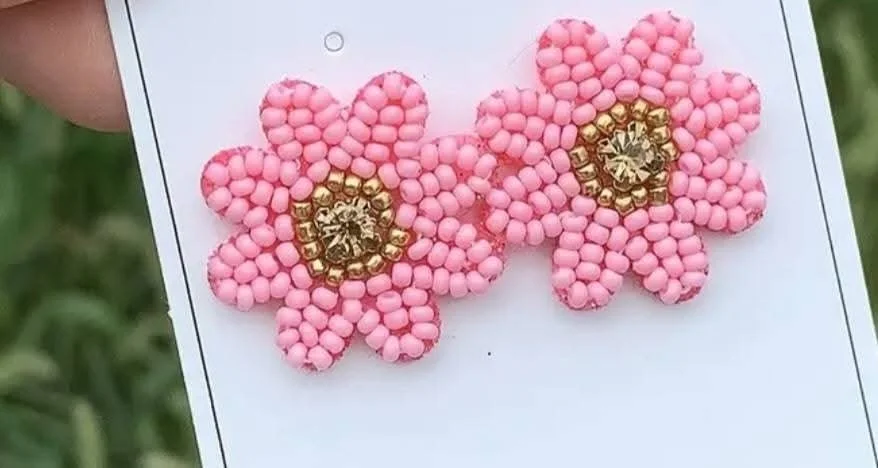 Z9375 - PINK BEADED CHERRY BLOSSOM FLOWER EARRINGS.jpg