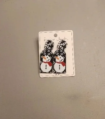 5678+-+ACRYLIC+SNOWMEN+DANGLE+EARRINGS.jpg