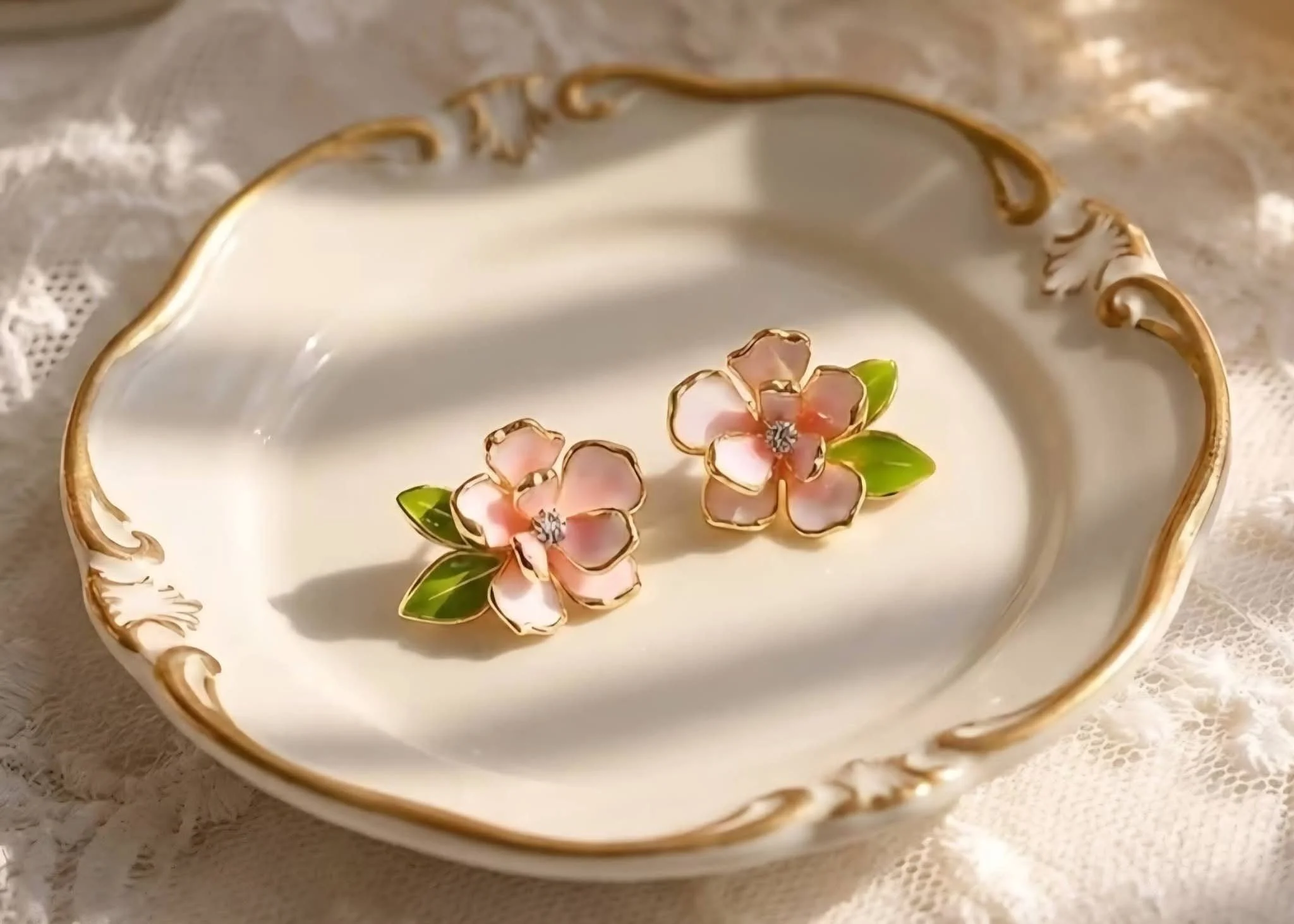 Z9350 - CHERRY BLOSSON FLOWER WITH GREEN LEAVES.jpg