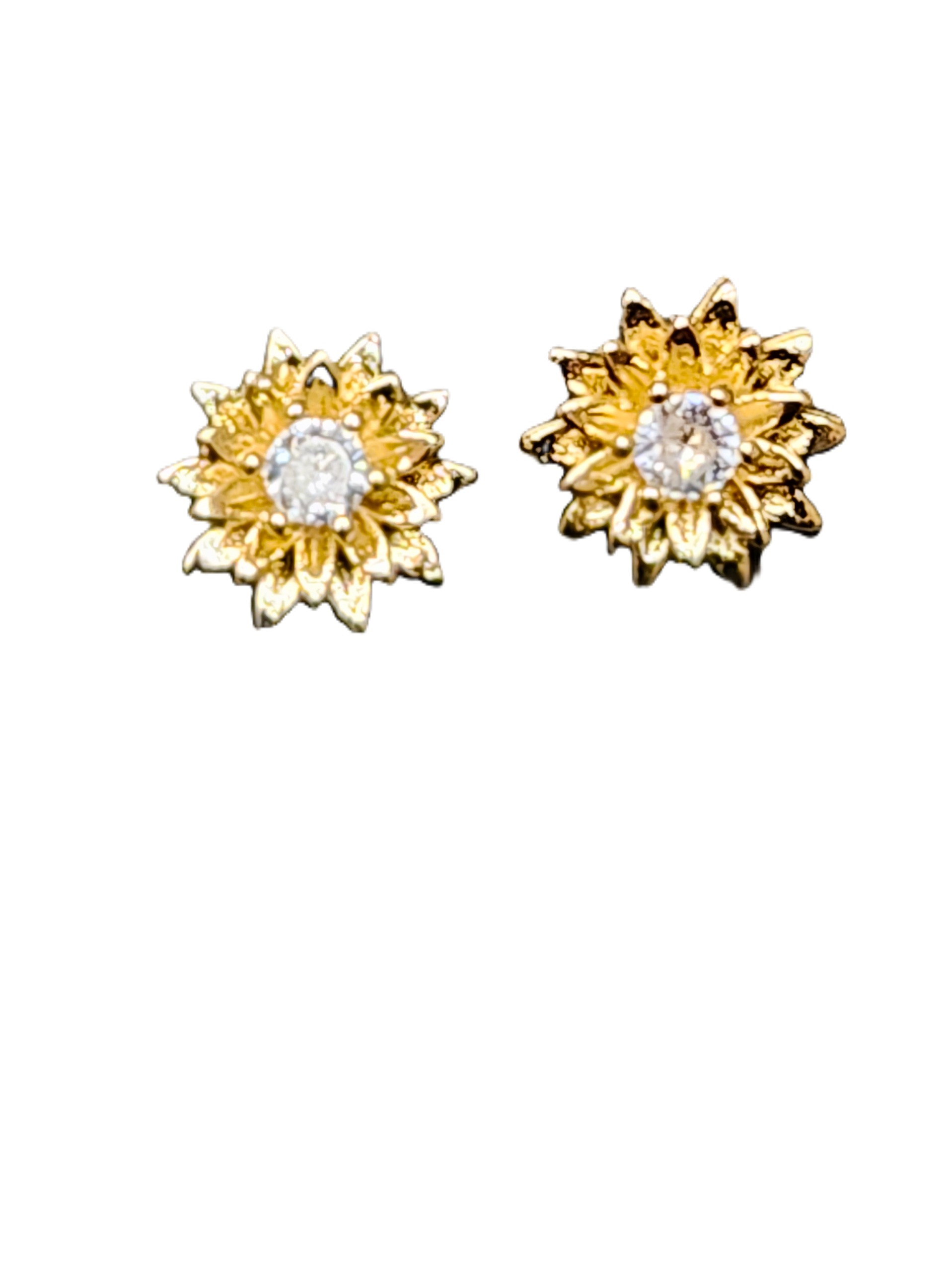 Z9319_2 - SUNFLOWER STUD EARRINGS WITH CLEAR STONE.png