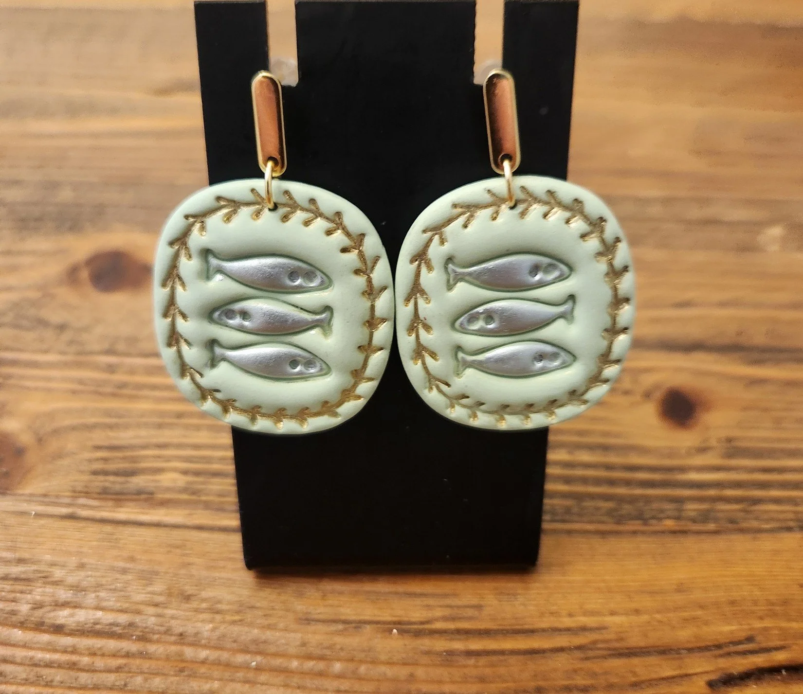 F8230 - Fish Dangle Earrings.jpg