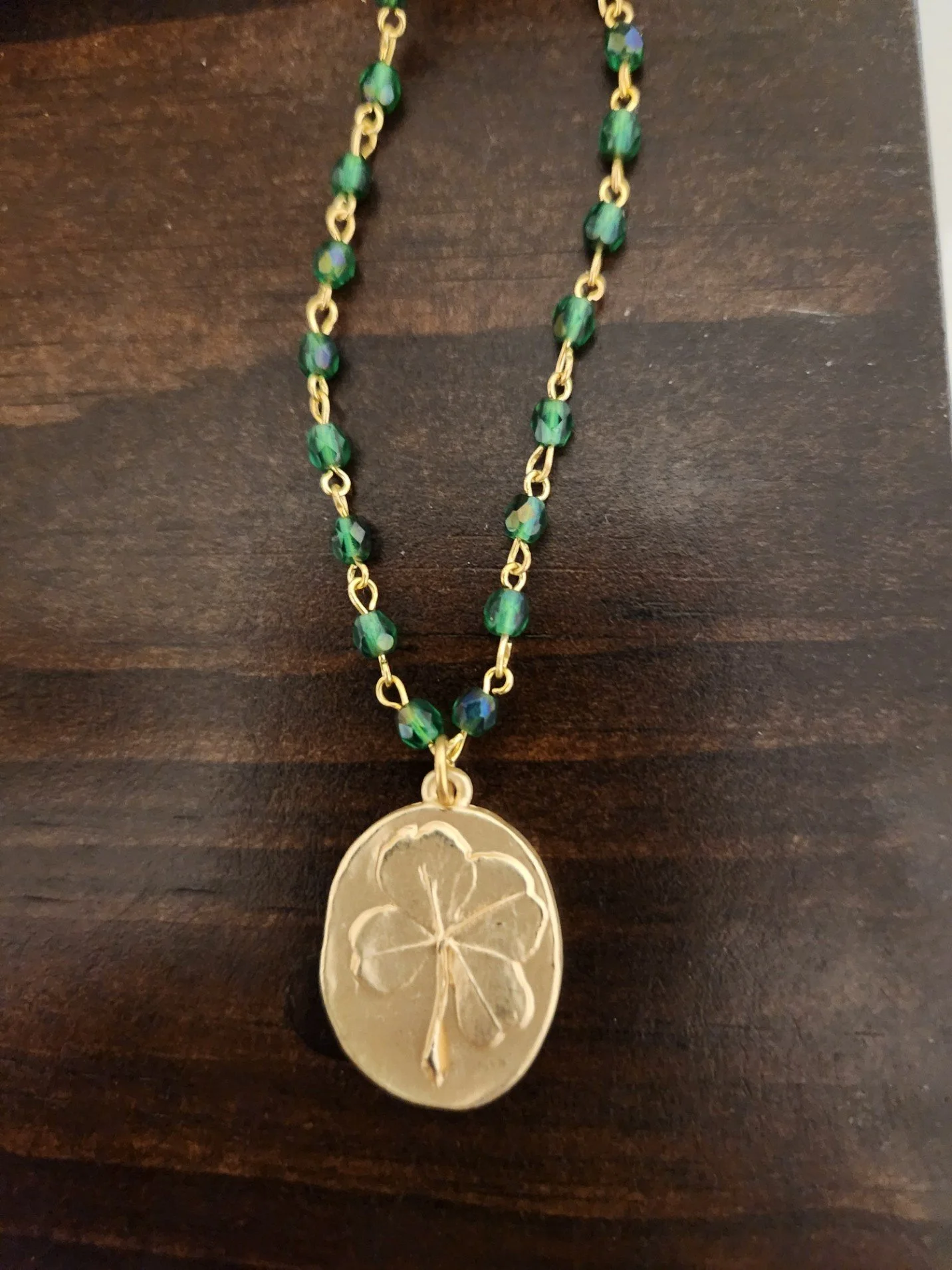 T7700 - GOLD CLOVER NECKLACE WITH CZECH GLASS.jpg