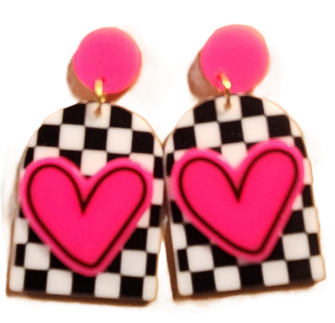 6720 - RED HEARTS ON CHECKERBOARD EARRINGS_3.png
