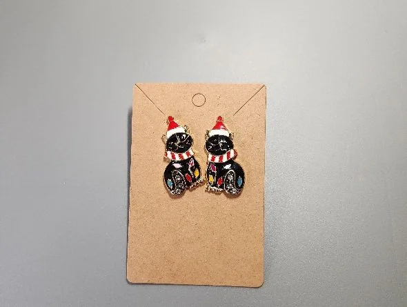 8567- BLACK CAT CHRISTMAS EARRINGS.jpg