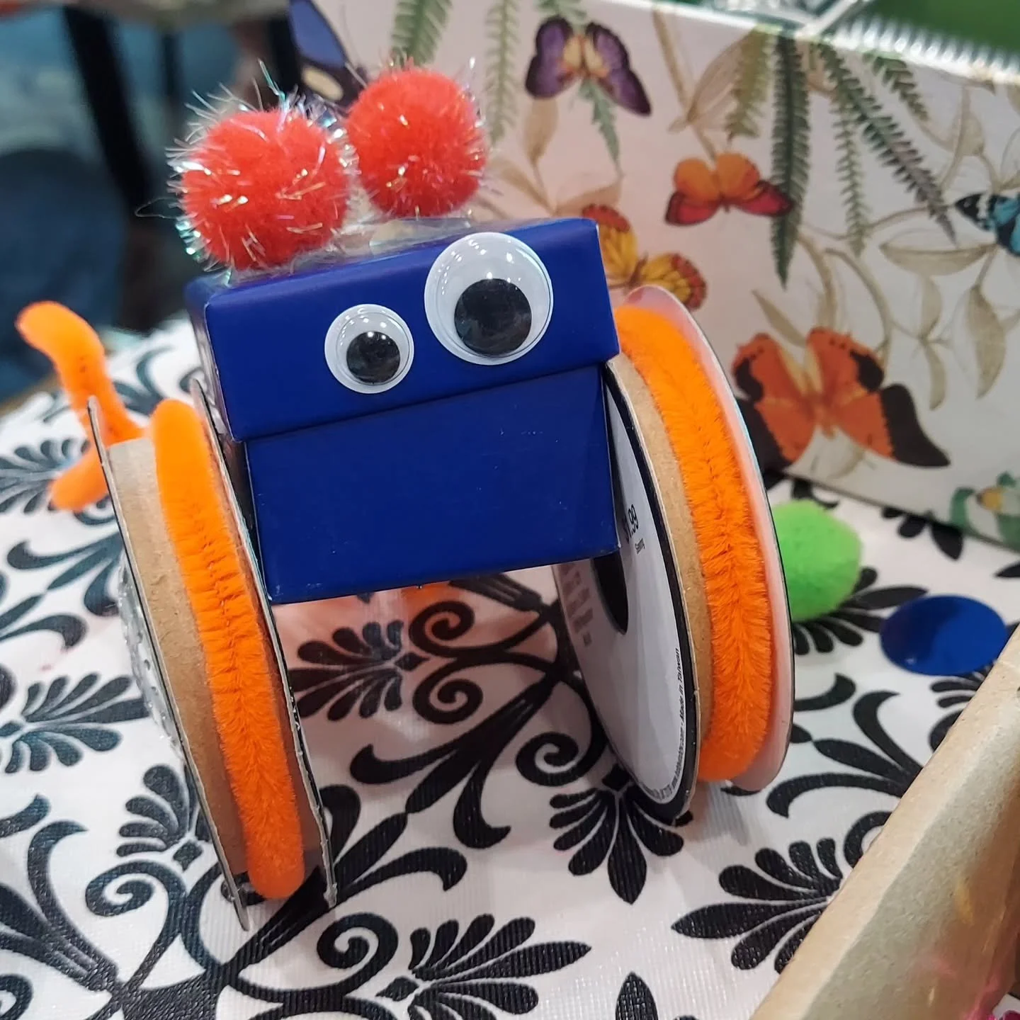 Night at the Library vibes! Thank you, Farmington Public Library for an unforgettable evening crafting dream vehicles, building streetscapes, devouring ants on a log, and sharing information on the Farmington MPO's MTP updates, all in the name of tra