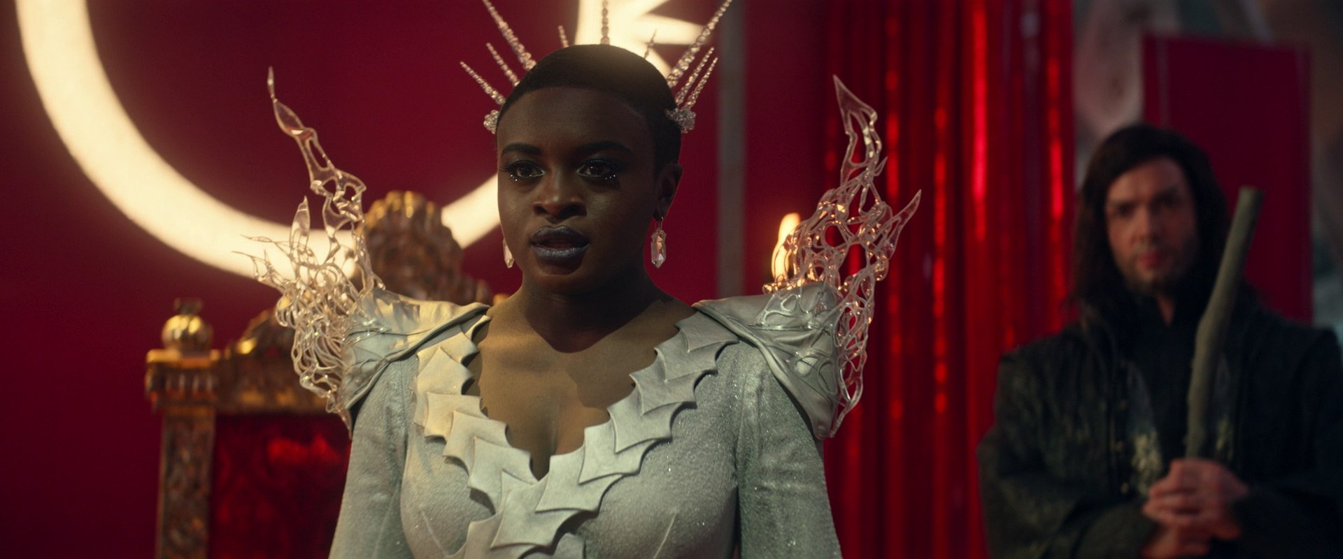 Neve crown shoulders.jpg