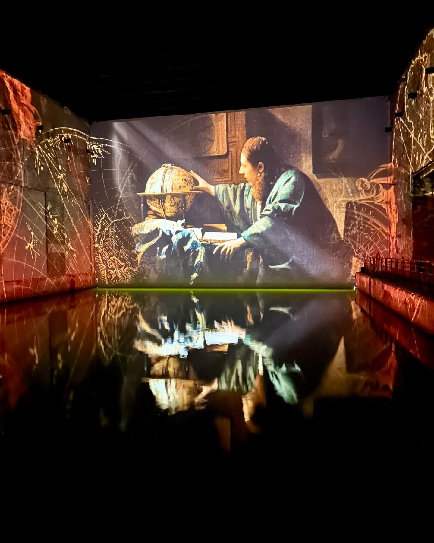 A visit to one of my favorite French cities (Bordeaux I&rsquo;m talking to you 💕) is never complete without seeing the latest exhibit at @bassinsdelumieres - toujours magnifique !

Truly this space (old WWII submarine base) evokes such emotion whene