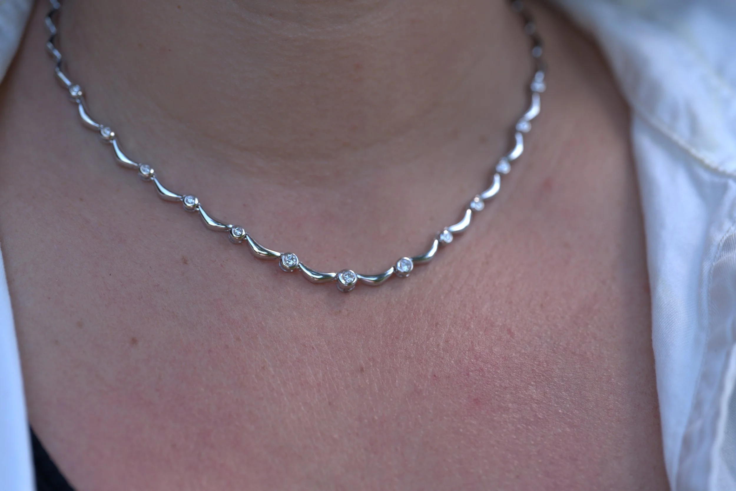 Vintage 18k Diamond scalloped necklace