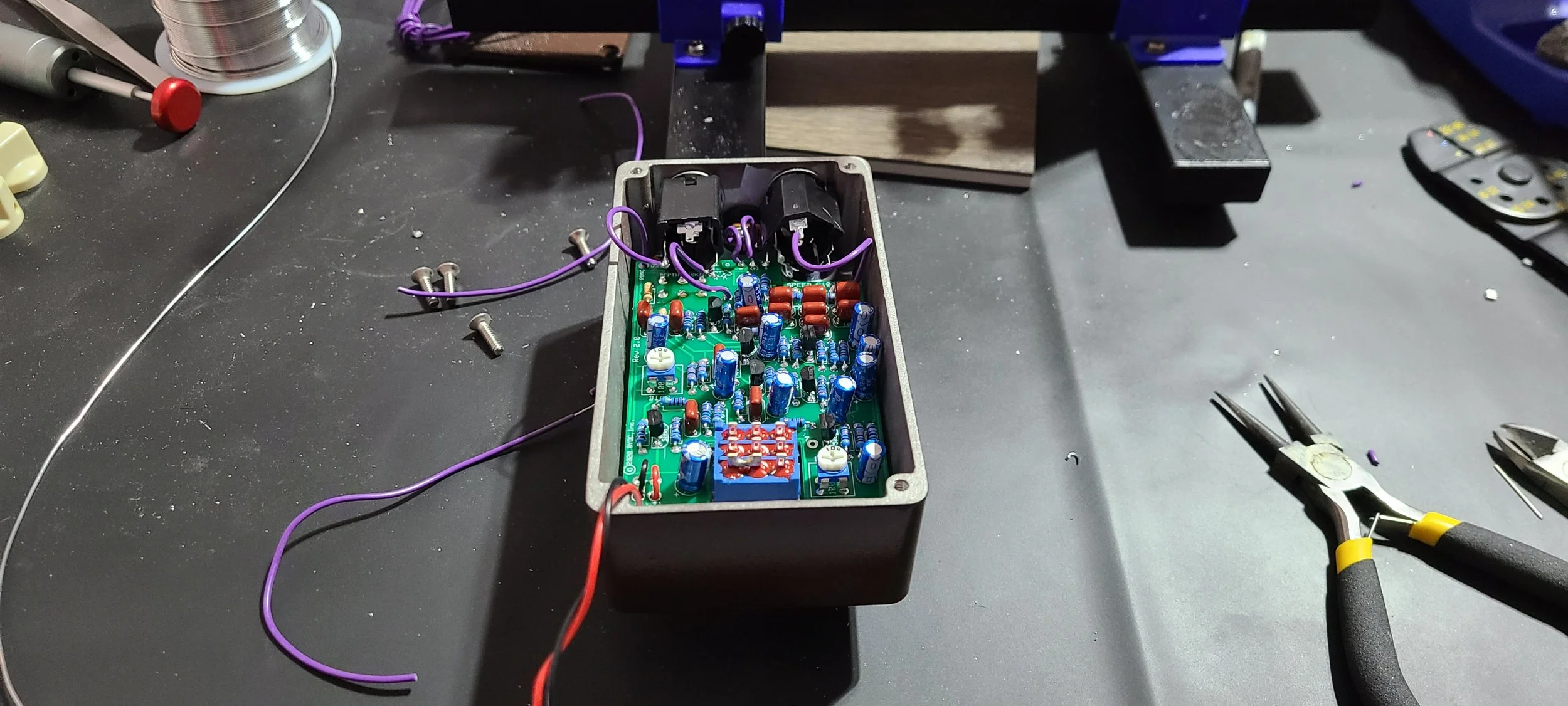Tremolo guitar pedal