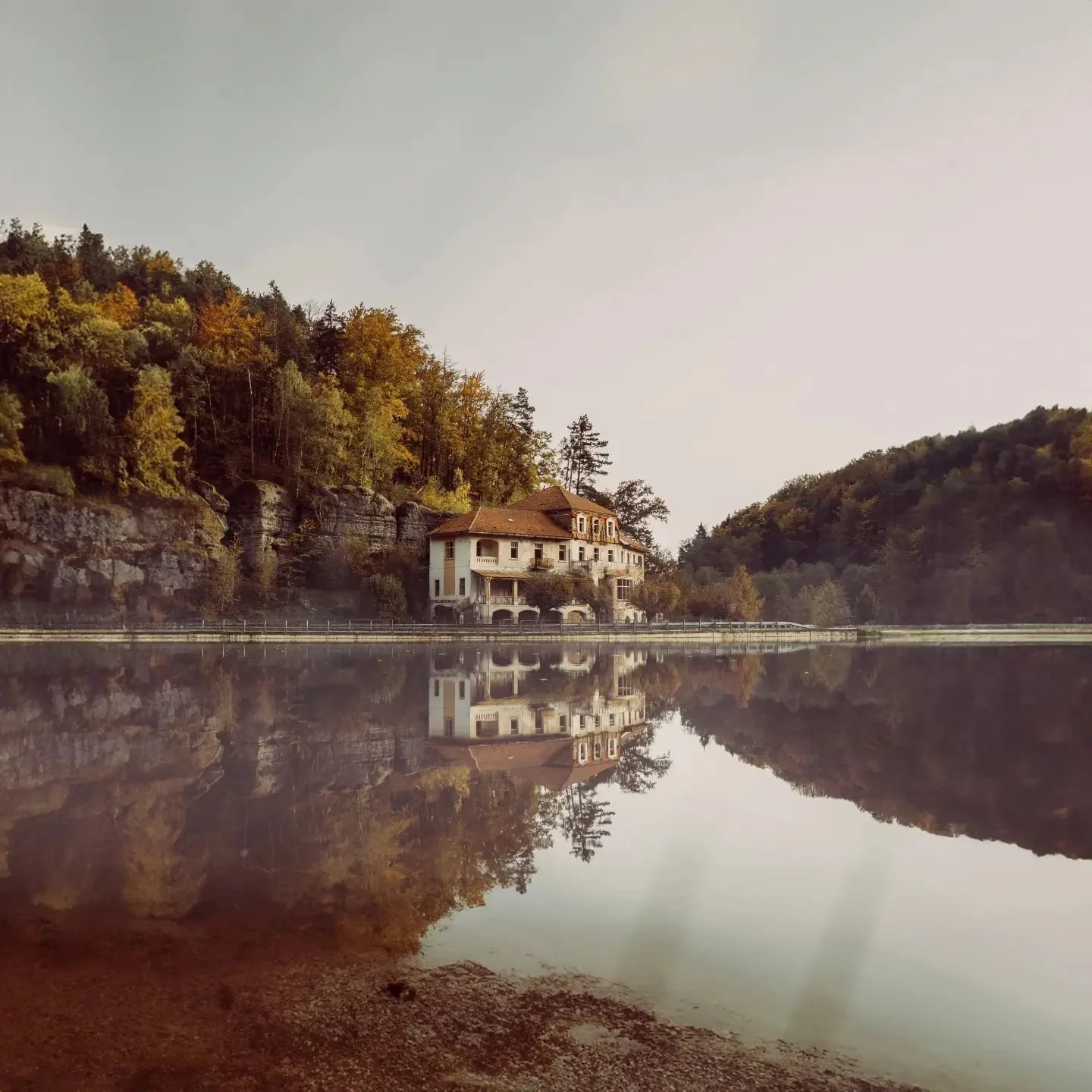 🍁 V&iacute;kendov&aacute; lokalita. Pozn&aacute;&scaron;, co je to za m&iacute;sto? 🤔