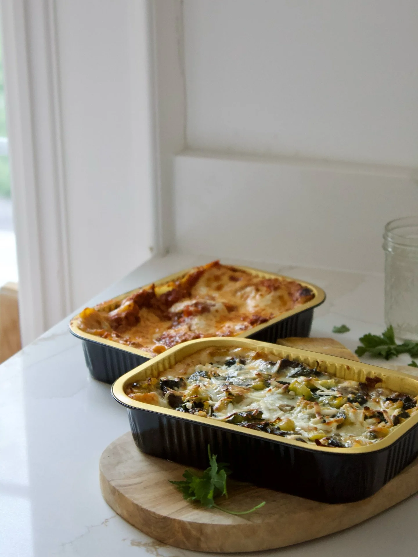 With the cold weather, nothing sounds better than staying cozy and letting dinner come to you. Lasagnola is delivering fresh trays, cheesy bites, and all the comfort you need🤍

Order in and warm up the right way🔥