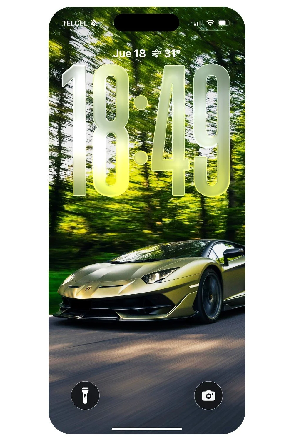 Lamborghini Aventador SVJ · Bosque