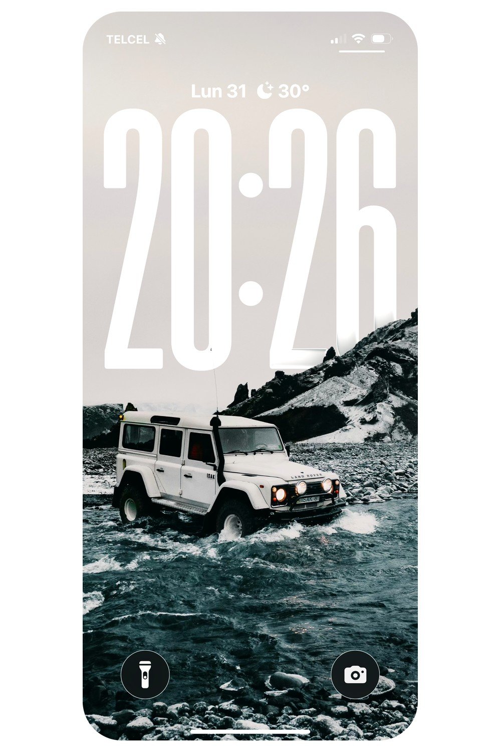 Land Rover Defender · Río