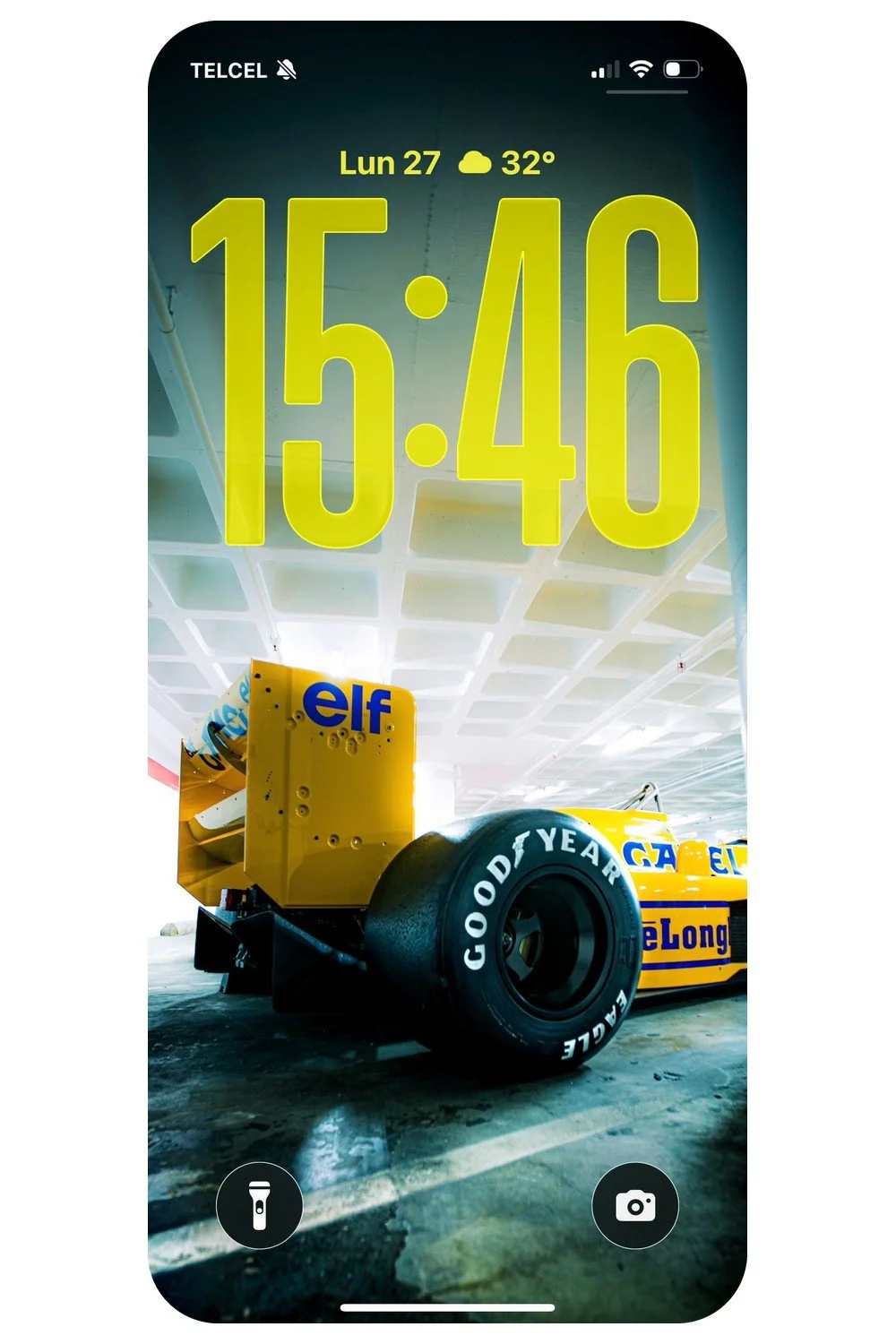 Lotus 99T de 1987 estacionado en garage, wallpaper para celular
