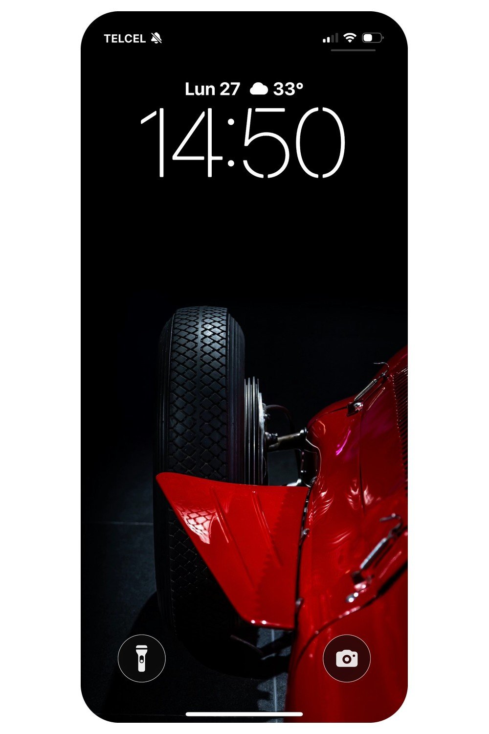 Detalle del Alfa Romeo 159 Alfetta con detalle del neumático, wallpaper para celular
